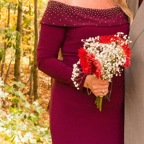 Off the shoulder gown with long sleeves - Picture 7 of 7